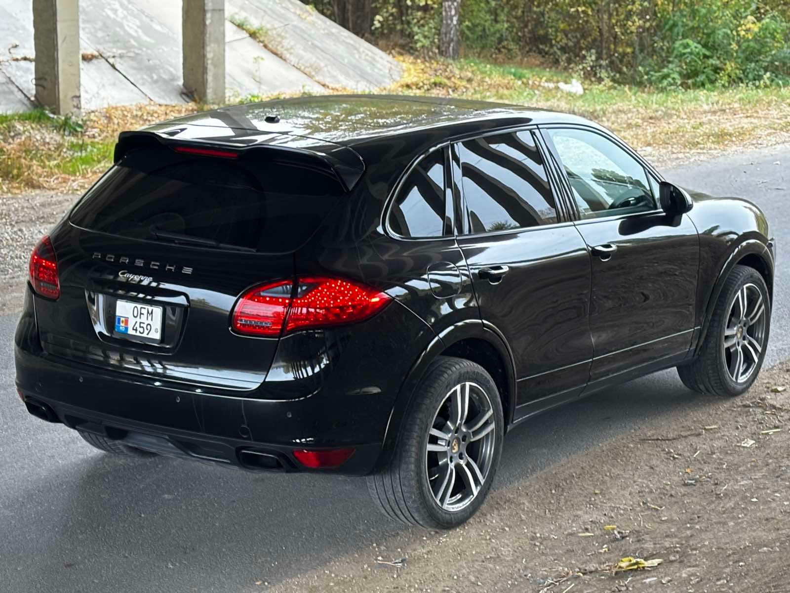 Porsche Cayenne --- De la 47€ Fara limita de Km 4