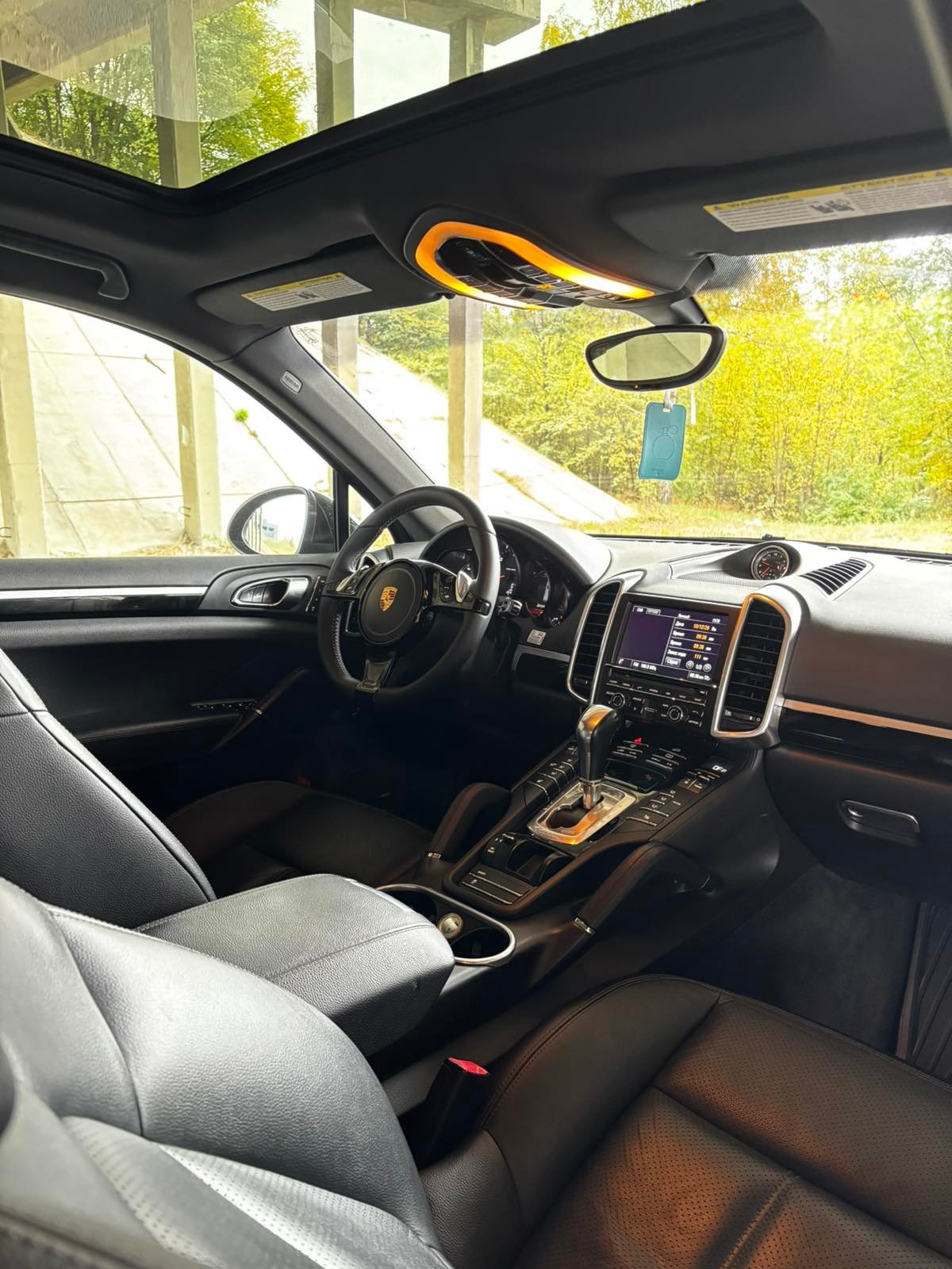 Porsche Cayenne --- De la 47€ Fara limita de Km 5
