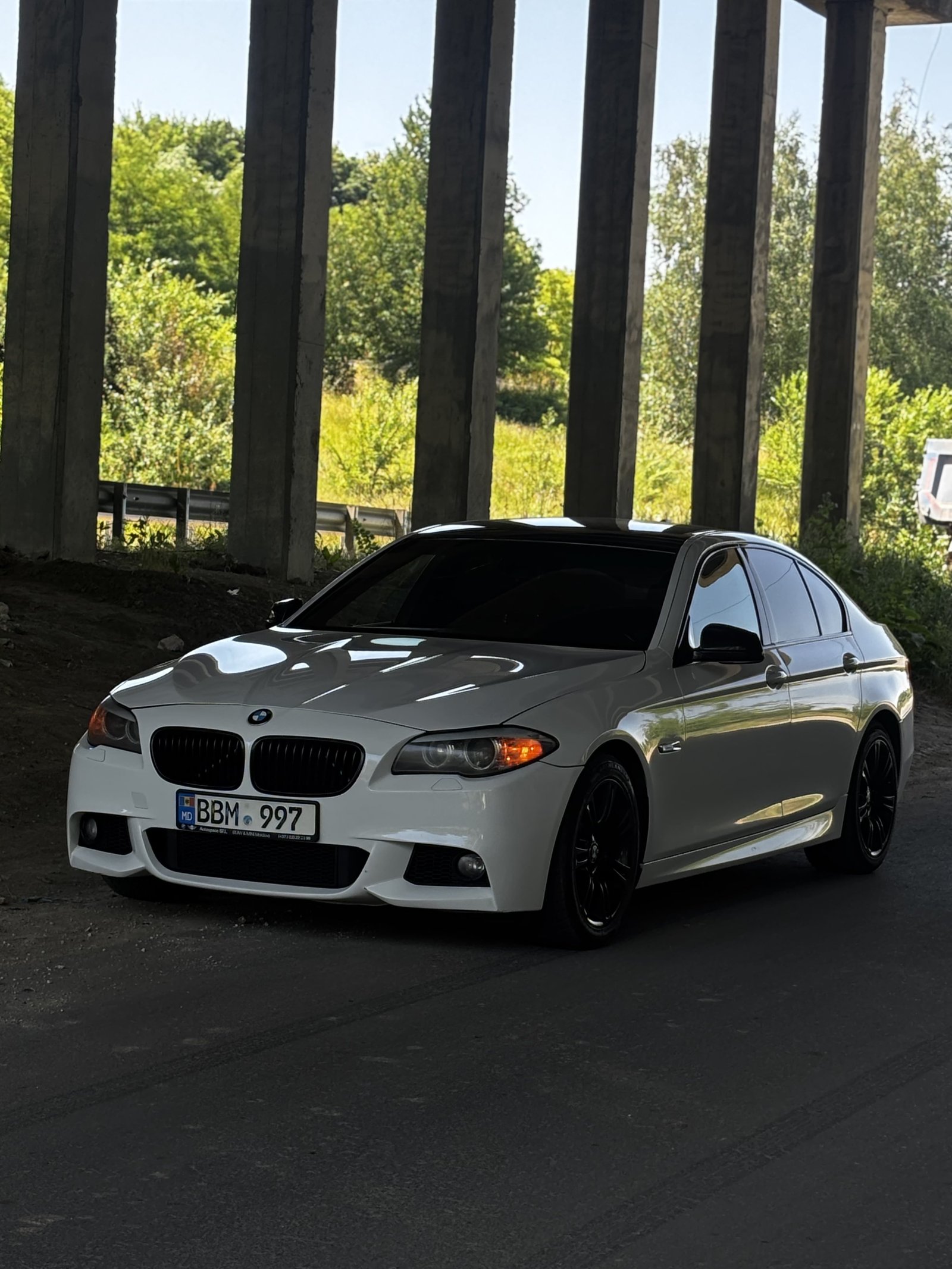 Chirie BMW F10 (2012) – 2.0 Diesel Automat, 190 CP Chișinău