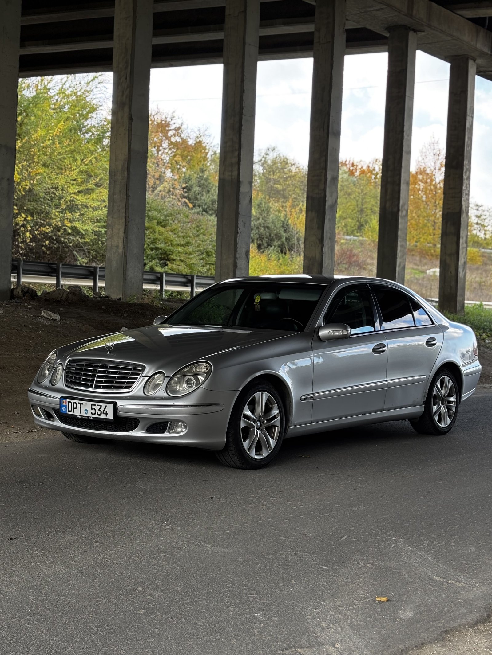 Chirie Mercedes-Benz E-Class W211 (2004) – Diesel, Automată, 150 CP Chișinău